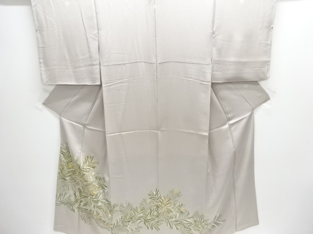 千總謹製　若松模様刺繍三つ紋色留袖